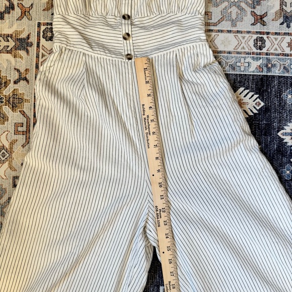 Lulus Women’s Coastal Air White Striped Tie-Back Culotte Jumpsuit Size Medium - Picture 15 of 16